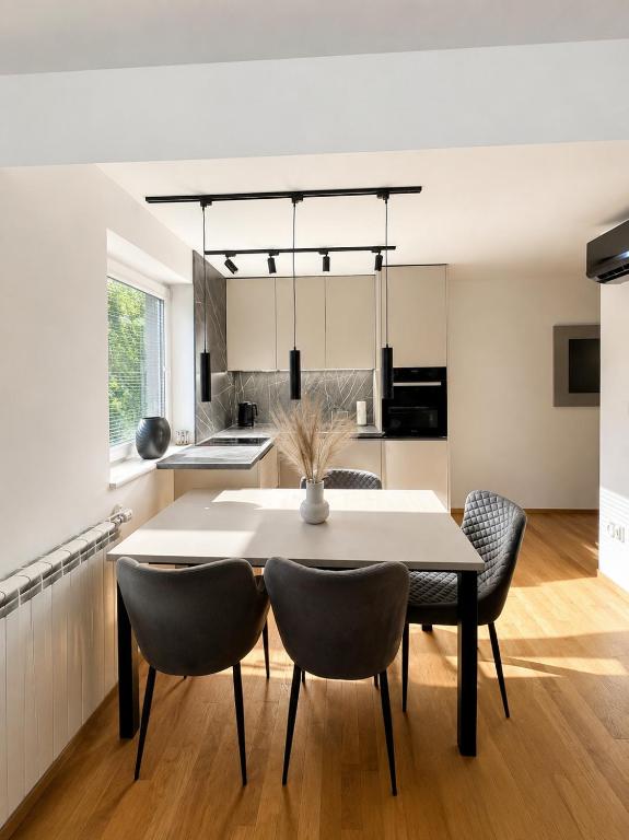 Luxury Prime Apartments with Parking - 3