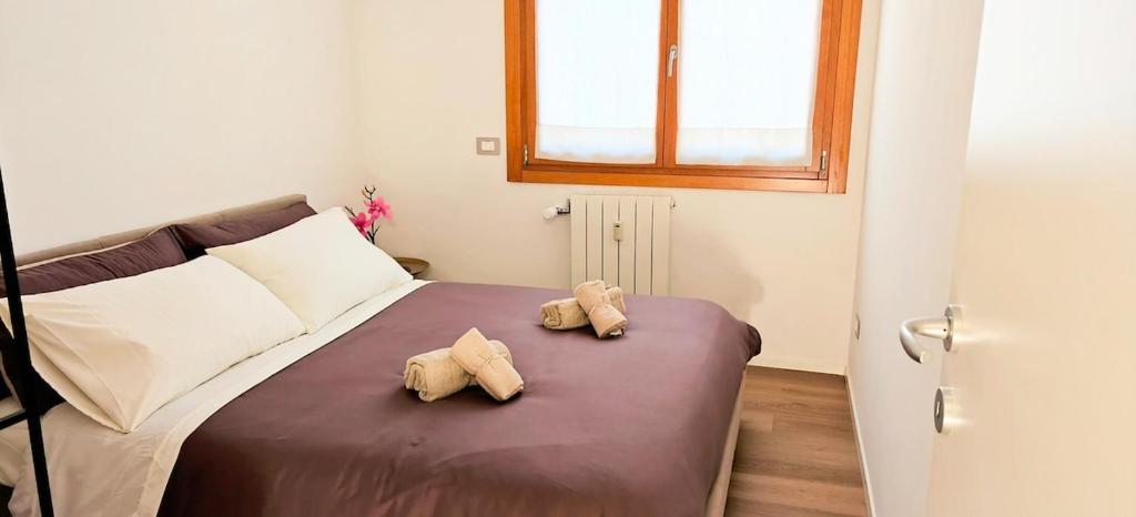 Carlotta's Place -- 10 Min Bus to Venice, Secured Free Parking - 5
