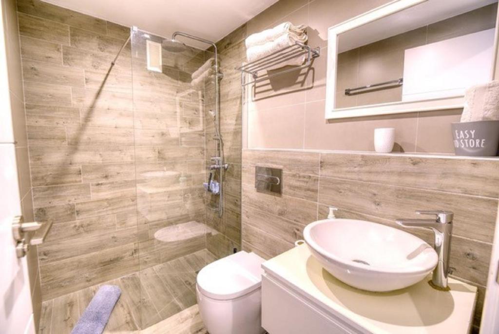 322 Playa Honda AC and Terrace - 4