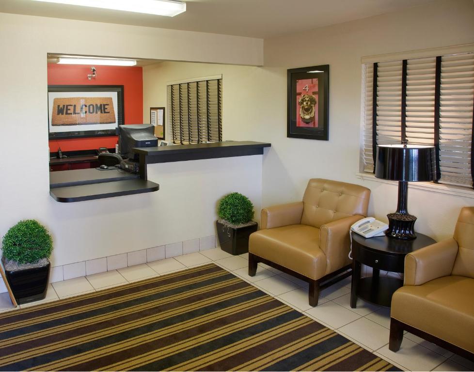 Lobby, Extended Stay America Suites - Fort Lauderdale - Cypress Creek - Andrews Ave. in Fort Lauderdale (FL)