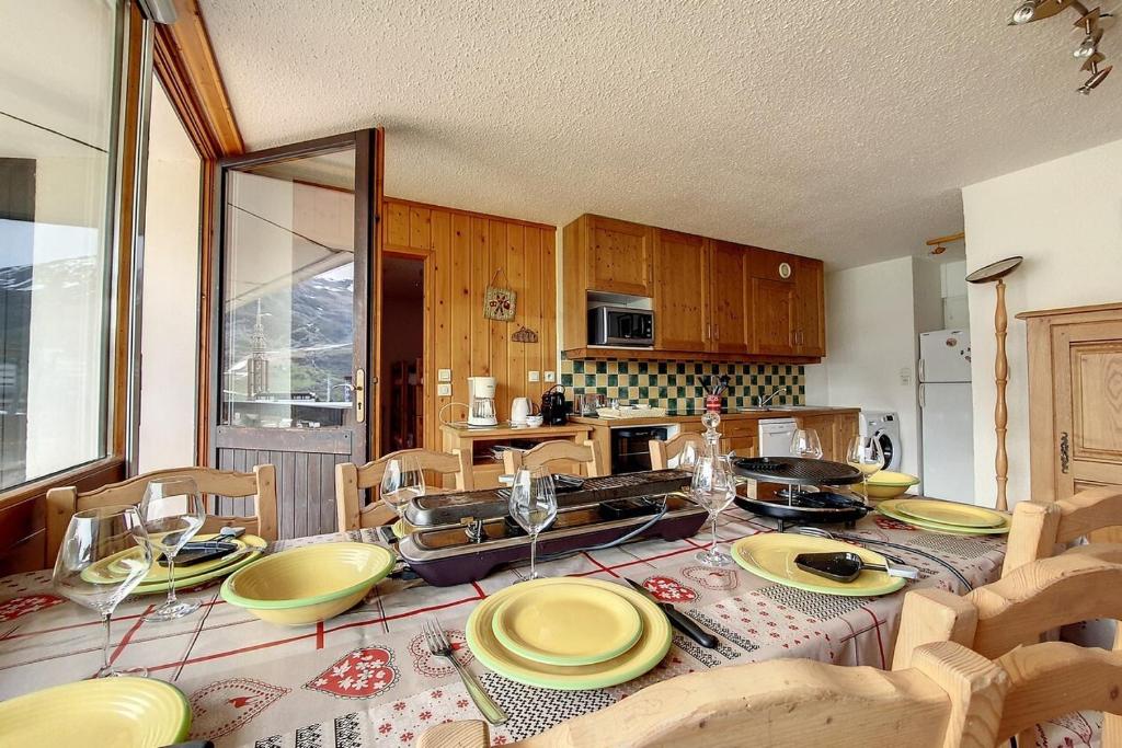 Résidence Aravis - Appartement spacieux · Skis aux pieds · Balcon vue station MAE-0244 - 2