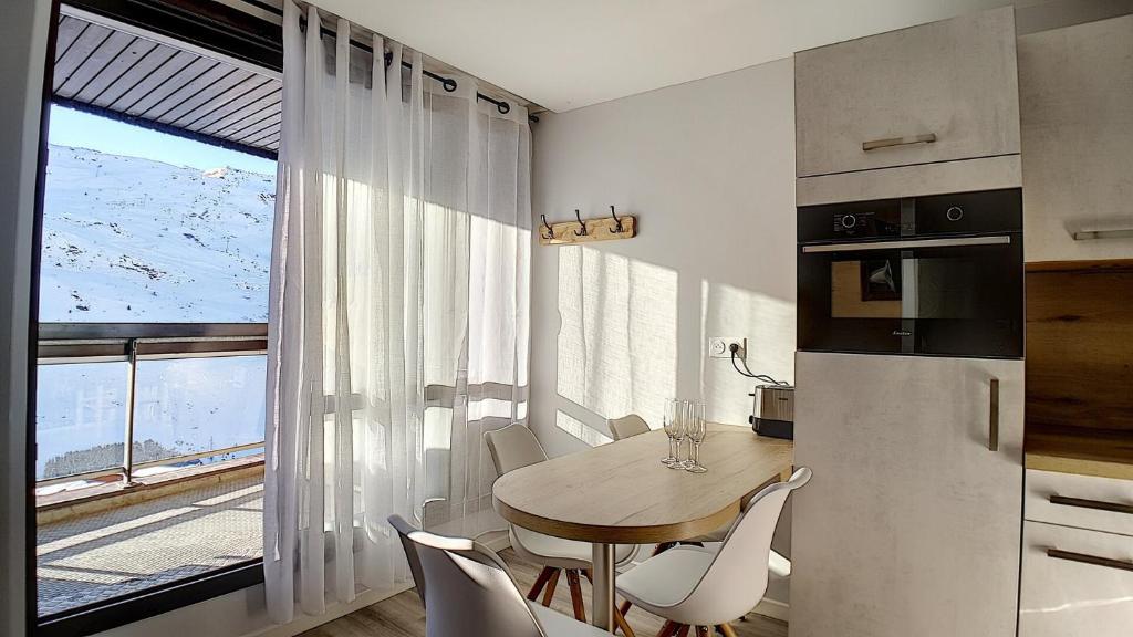 Résidence Coryles A - Appartement rénové avec coin montagne · Accès direct aux pistes · Balcon MAE-1064 - 2