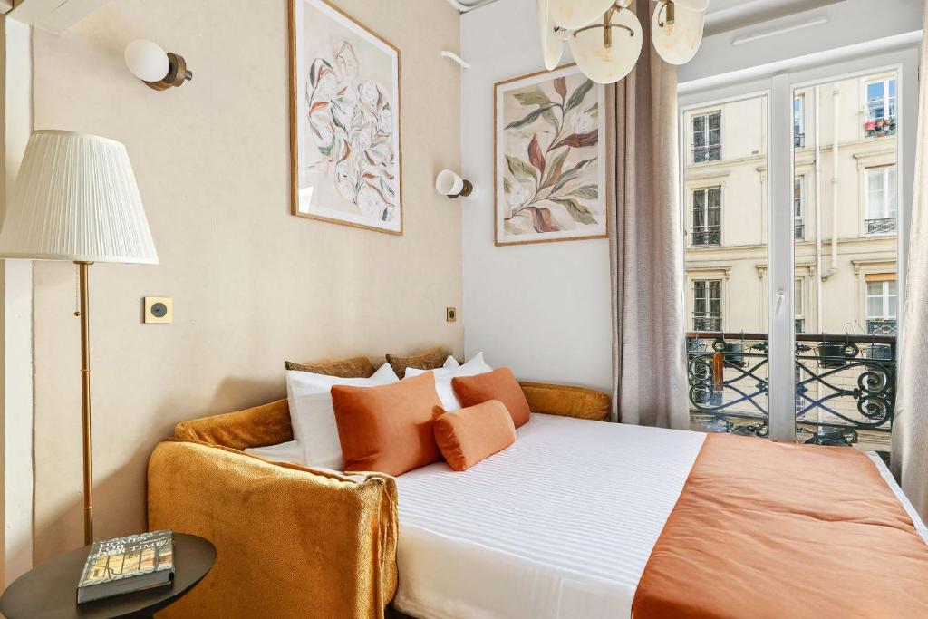 Parisian Chic Retreat - 2 Guests - 3