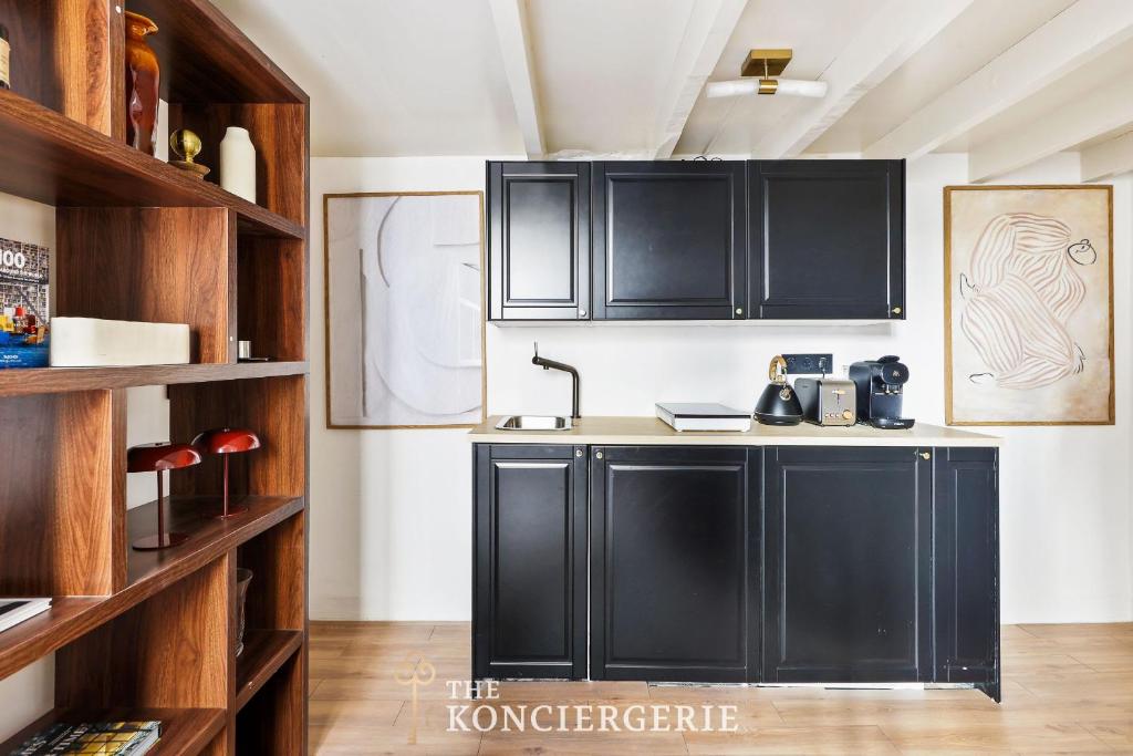 Parisian Chic Retreat - 2 Guests - 4