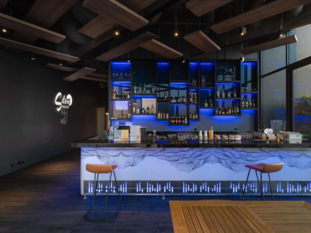 Bar/lounge