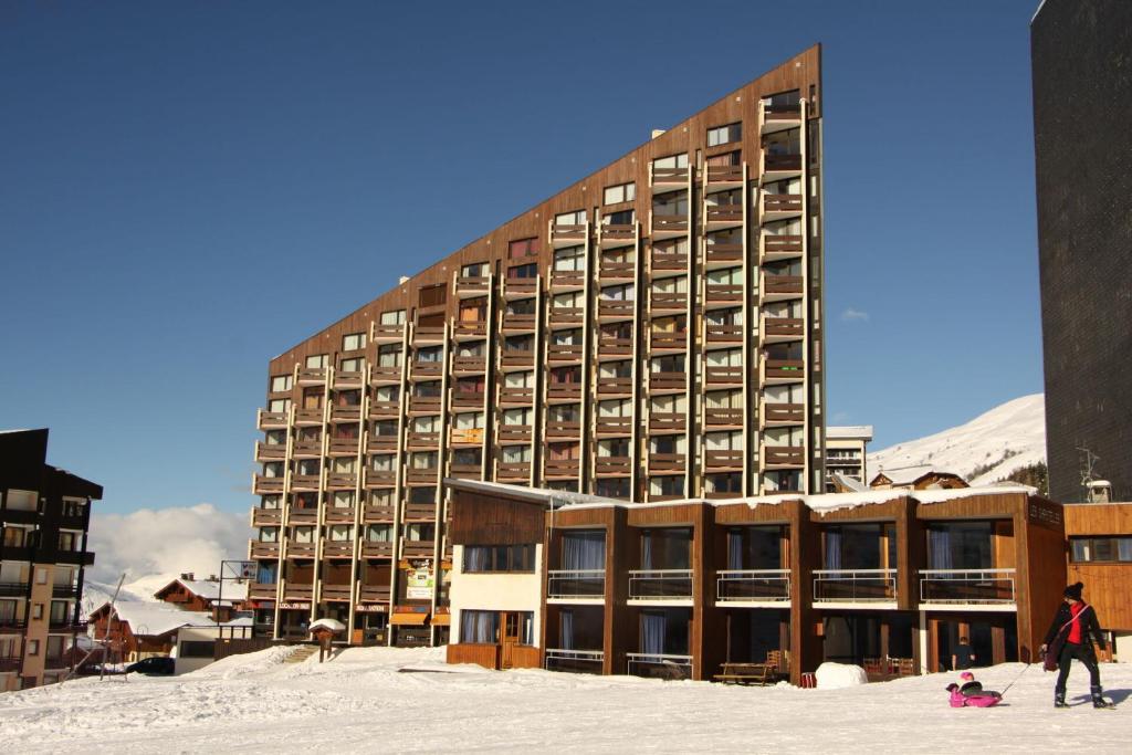 Résidence Caron - Studio moderne et lumineux · Départ et retour skis aux pieds · Balcon MAE-3314 - 5