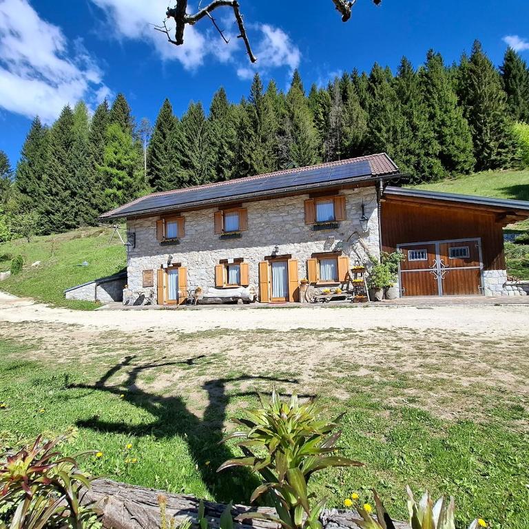 Mountain Escape Apartment Easy Access & Private Parking - 1