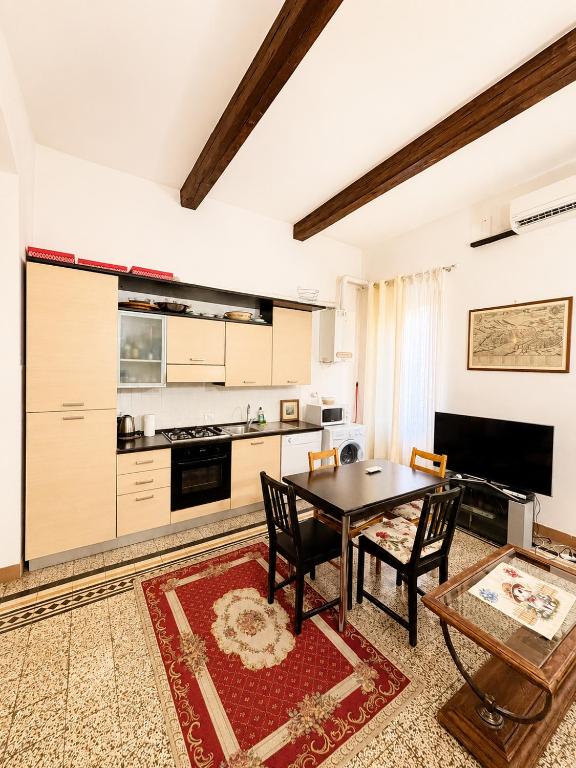 Charming Flat with Duomo View - 3