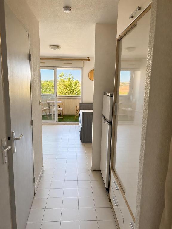 Studio meublé tourisme 2 étoiles, calme, vue étang, climatisé et parking - 2