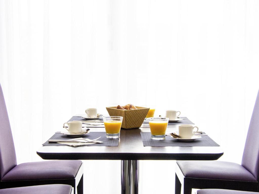 Food and beverages, Novotel Chandigarh Tribune Chowk in Chandigarh