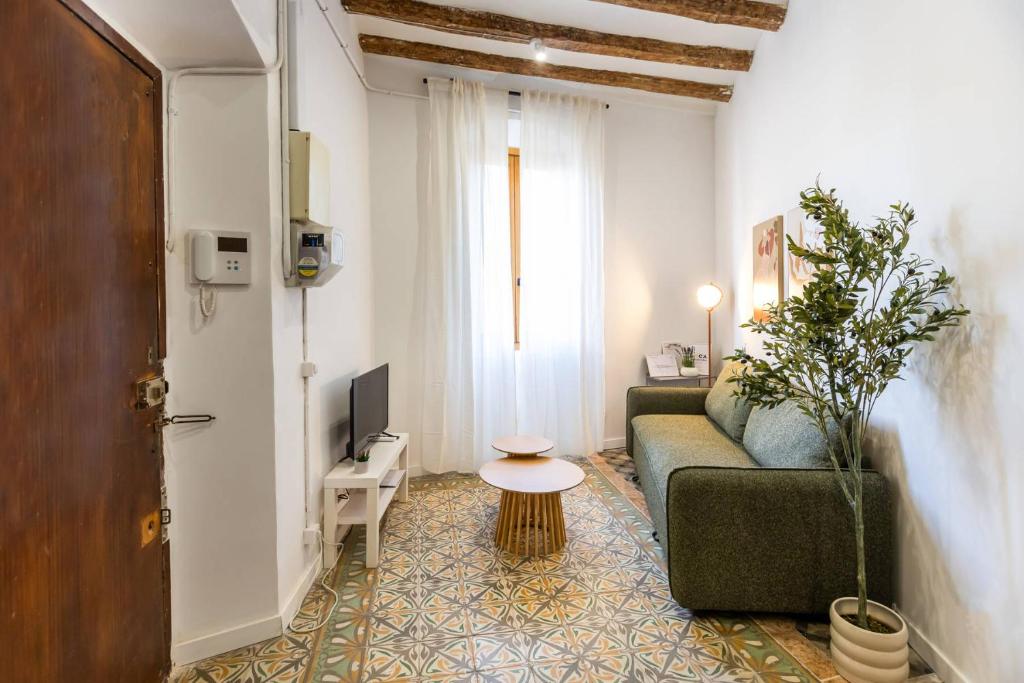 22ARA1105 - 3BR flat in the City Center - 2