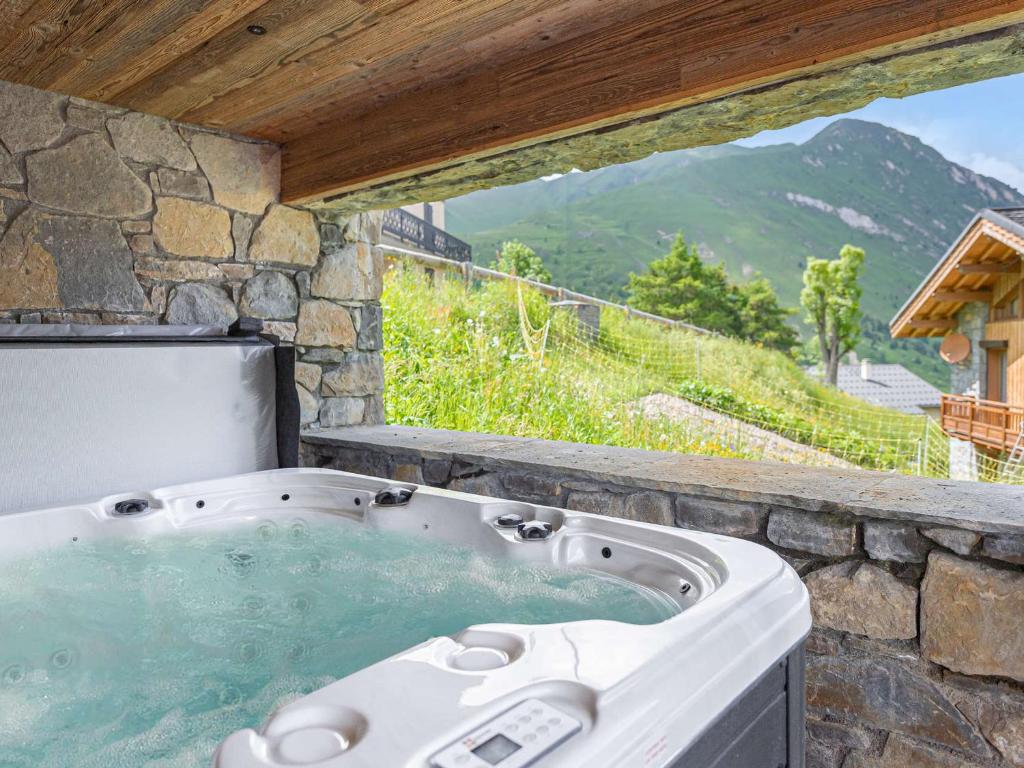 Chalet avec jacuzzi et sauna près de Saint Martin - 1