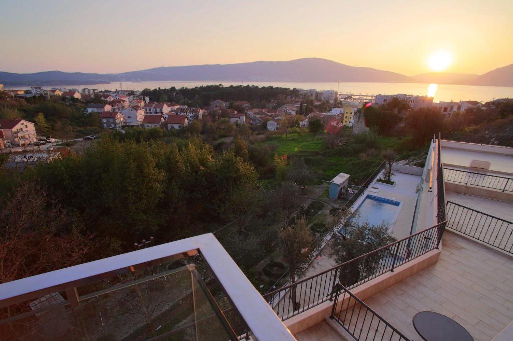 Sun Salutation in Tivat 2 Bedroom with a Great Sea View - 1