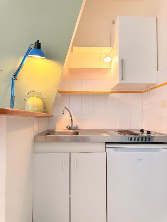 Central Cozy Apartment Near Marais - 3