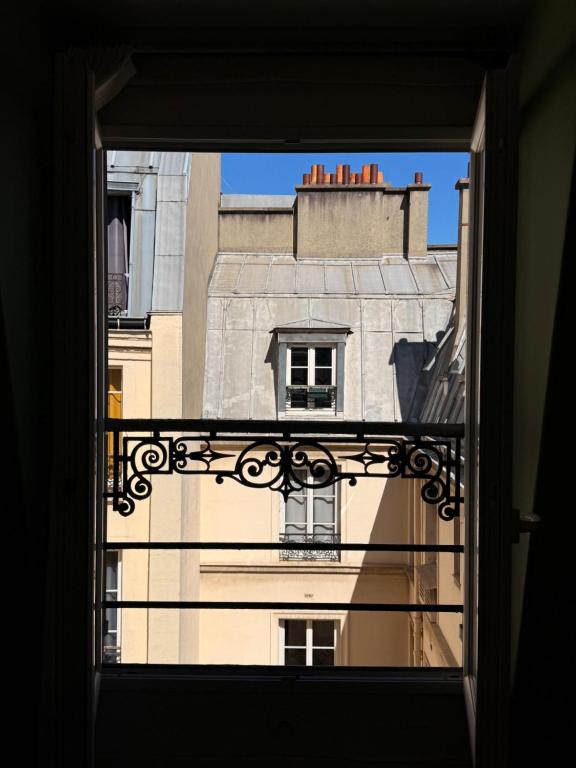 Central Cozy Apartment Near Marais - 5
