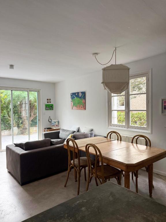 Maison 300 m de la plage avec un bel extérieur - 1