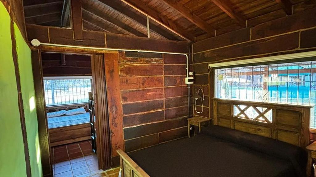 Cabin for 8, 500m from Lago Los Molinos - 3