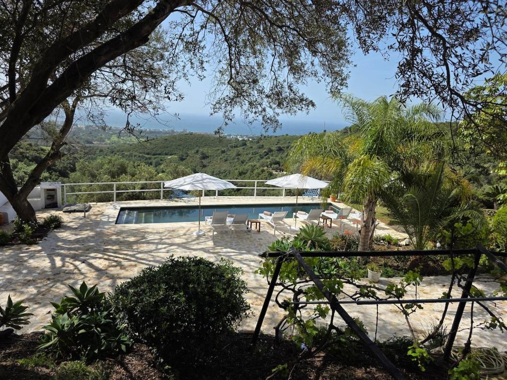 Villa Harmonie Luxury Retreat with Pool - 1