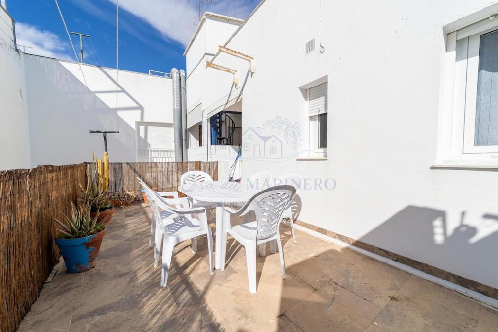 One minute from the beach, in the heart of the historic center - 5