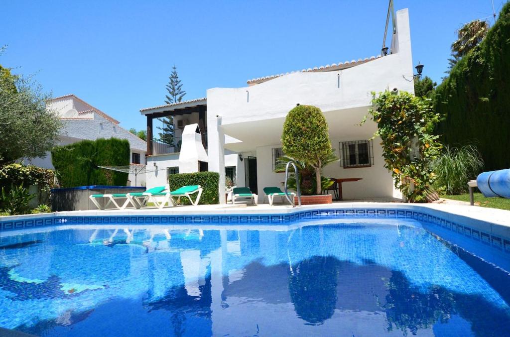 Sunny private room with pool & jacuzzi, Fuengirola - 1