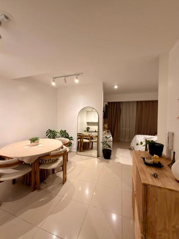 Spacious Modern apartment with a relaxed vibe - 5