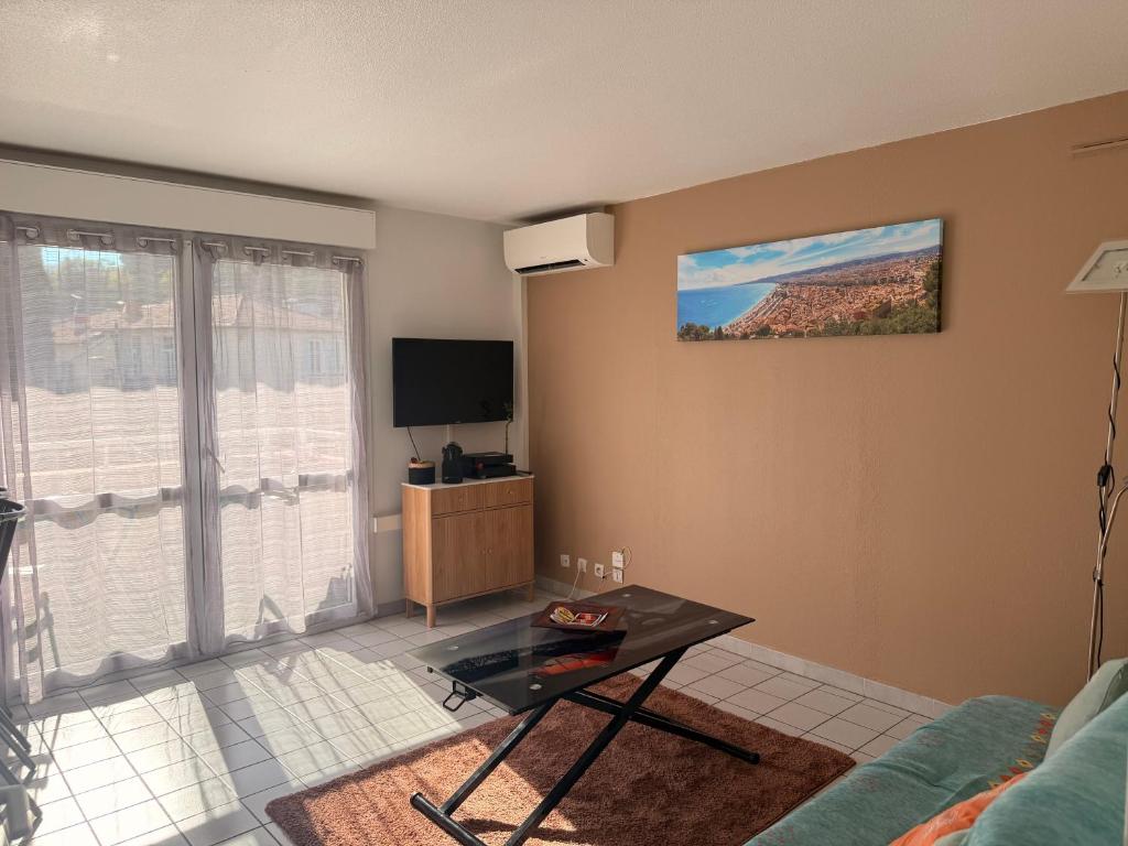 Joelle & Marc Nice 2 bedrooms apartment, near beach, AC, parking lot - 2