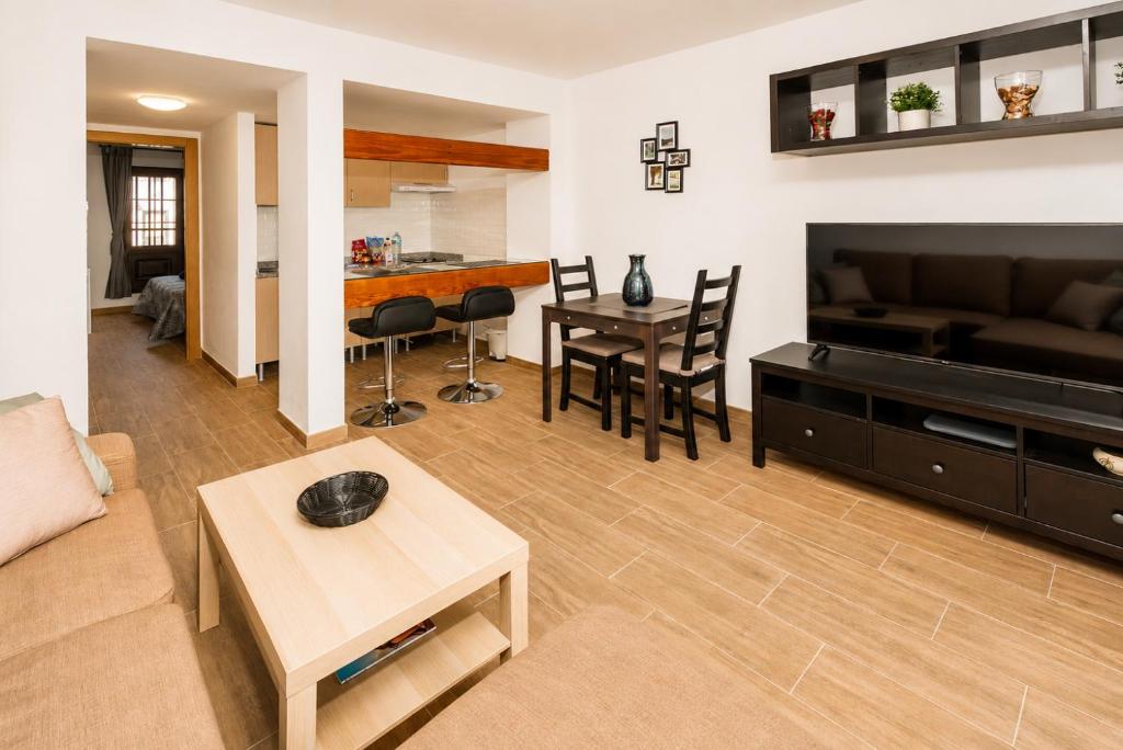 Apartamento Golden Teguise en Lanzarote, planta baja frente a la piscina y playa cercana - 3