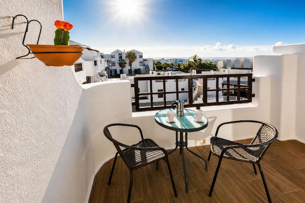 Apartamento Golden Teguise en Lanzarote, con piscina, vistas al mar y playa cercana - 1
