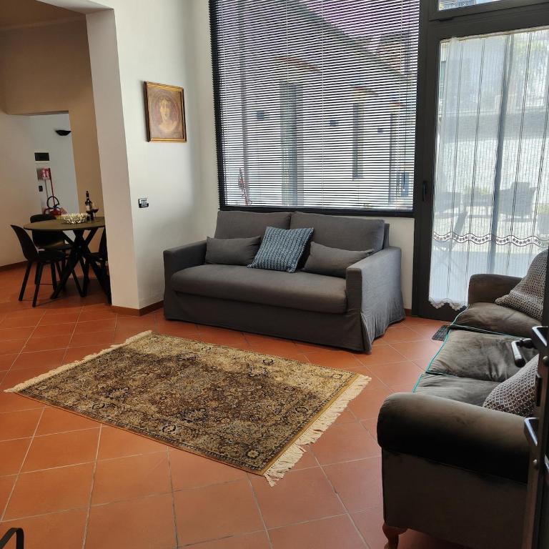 F&C House - 1