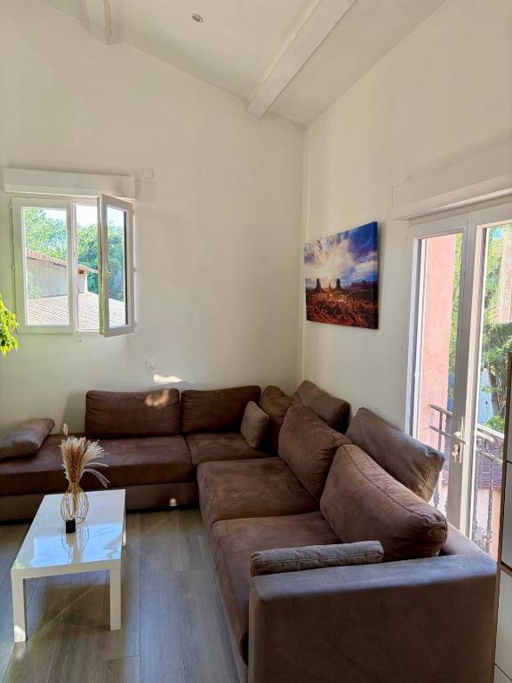 Large, bright loft with mezzanine - 3