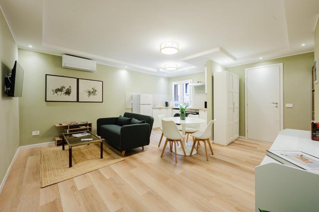 Sage & Honey 5 Guests 200m AC Station Each Room - 2