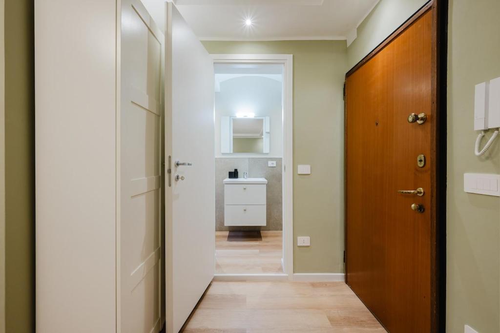 Sage & Honey 5 Guests 200m AC Station Each Room - 5
