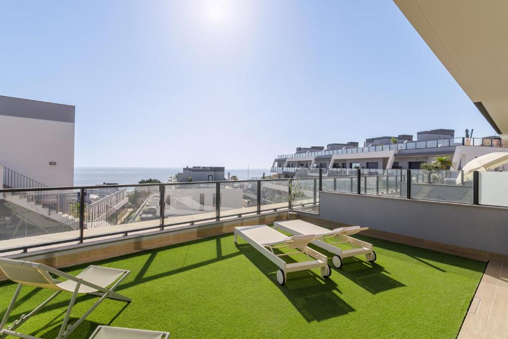 15 min airport, Pool, Garage, Sea view, AC - 5