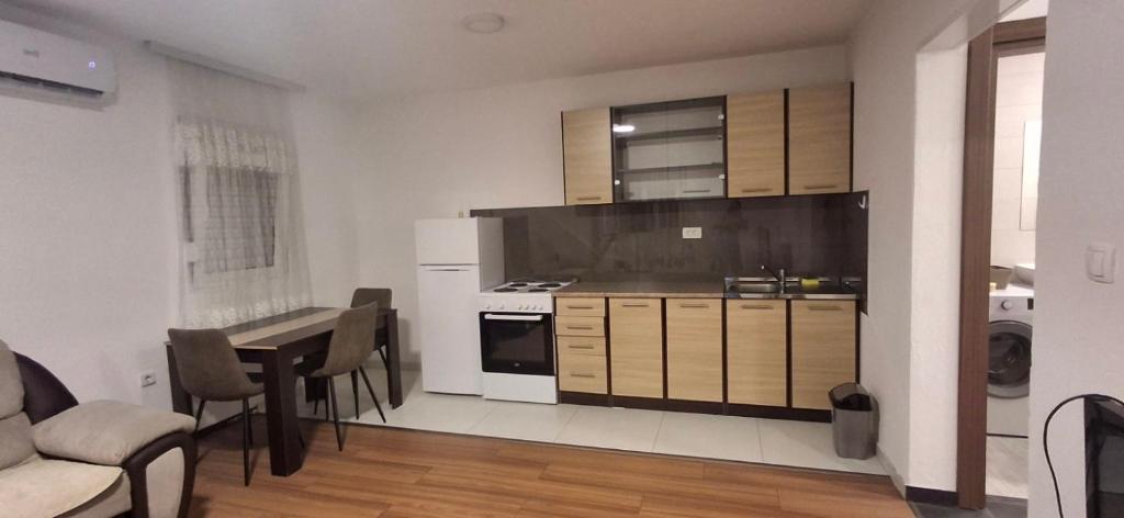 Apartamani RASTODER - 1