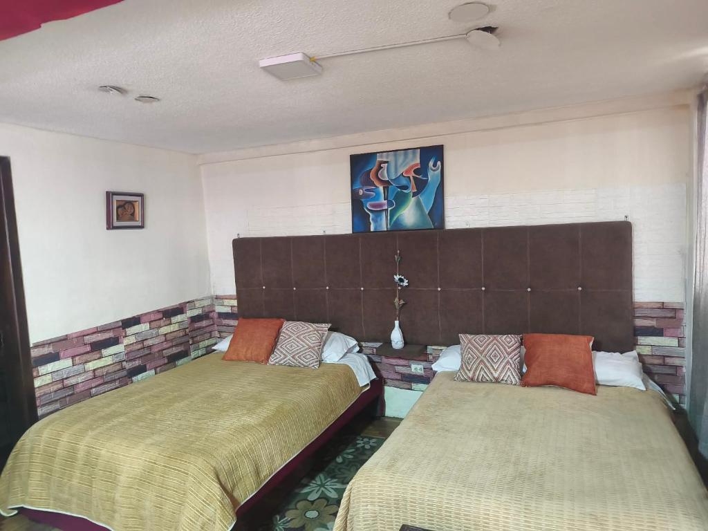 DEPARTAMENTO FAMILIAR PARA 1 a 8 PERSONAS, INDEPENDIENTE , EN AMBATO - 1