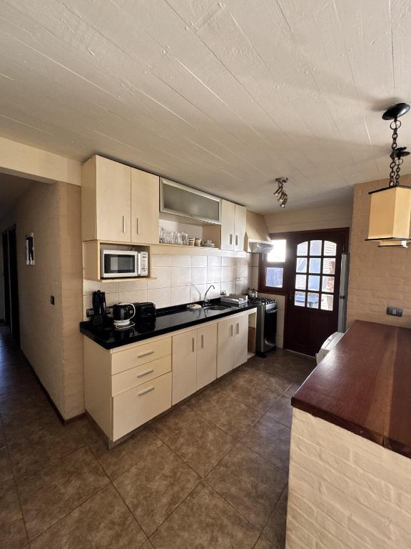 Casas Piriapolis, calle Eduardo Mondello - 5