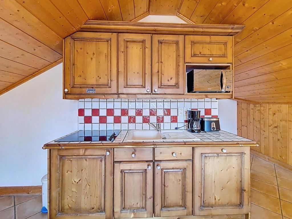Appartement mansardé proche des pistes avec balcon et piscine - FR-1-344-1263 - 4