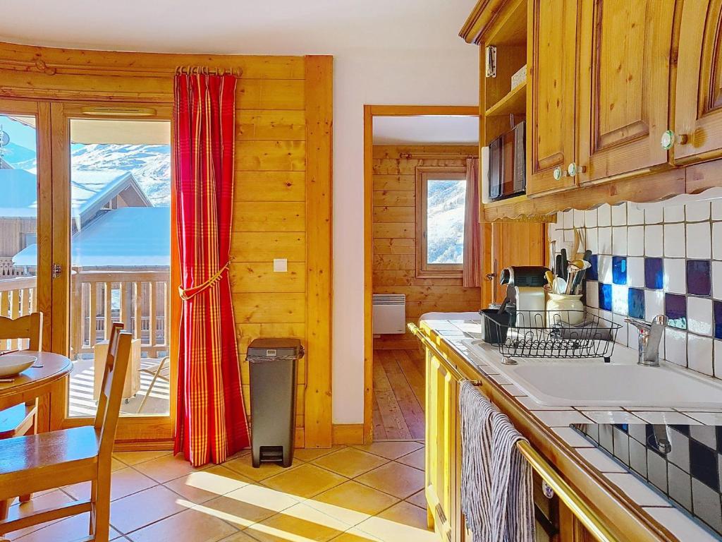 Appartement spacieux et lumineux, proche des pistes, balcon, accès piscine - FR-1-344-1270 - 5