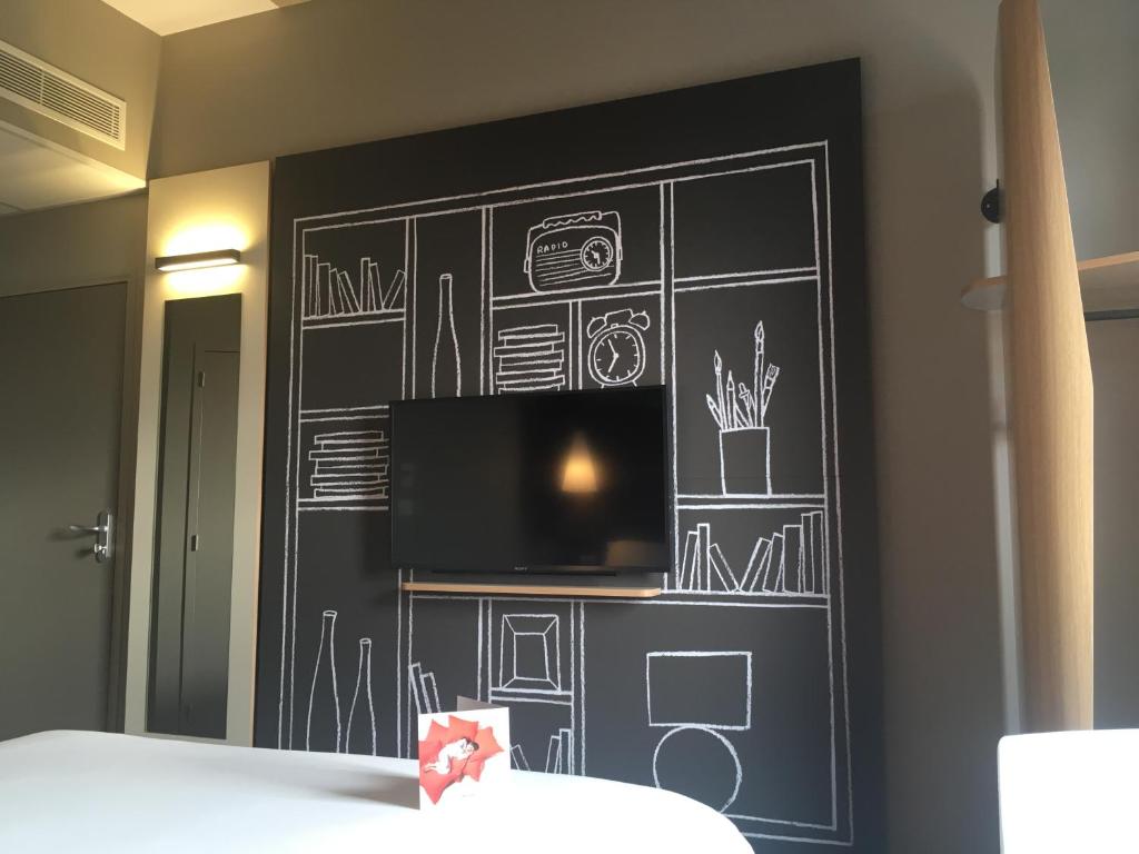 ibis Niort Est Mendes France photo