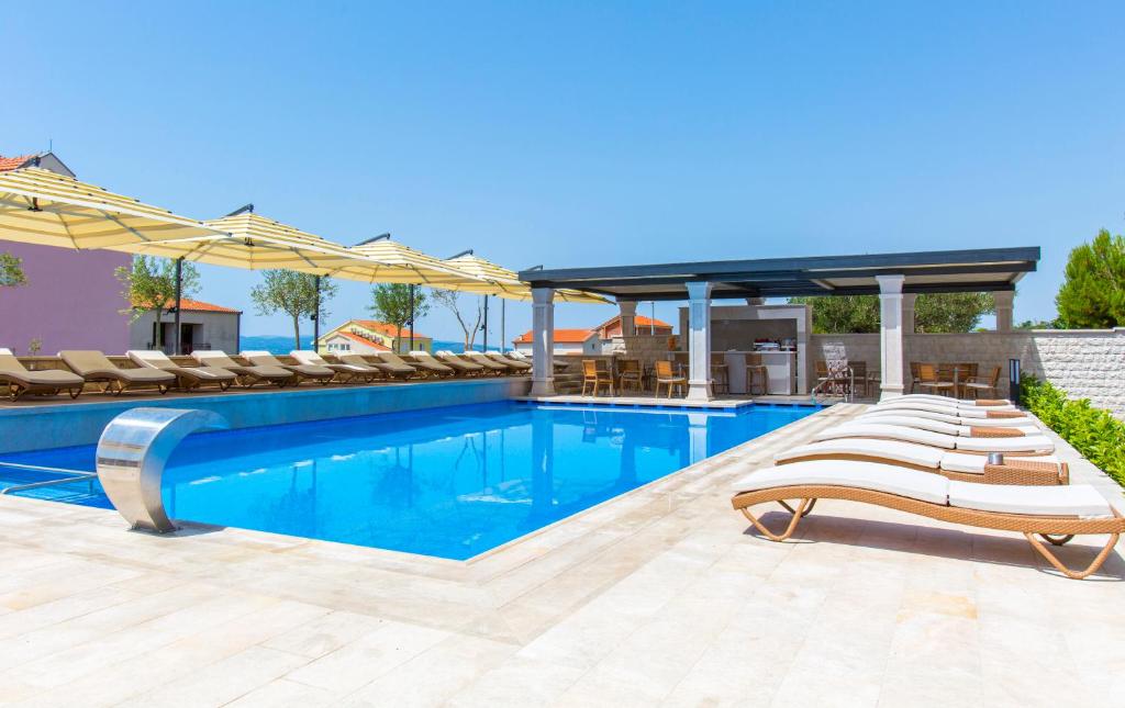 Luxury Aparthotel — Hotel in Makarska