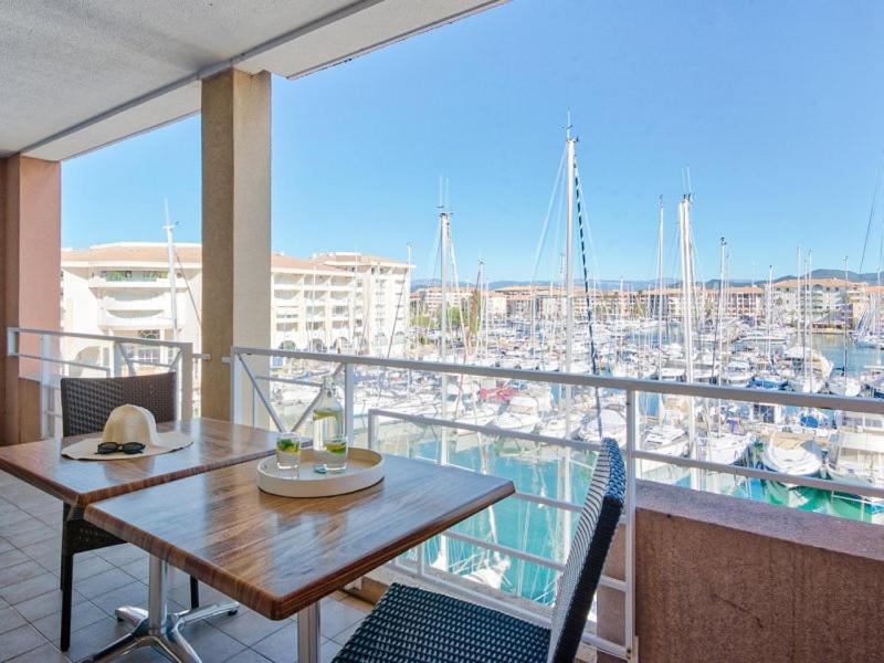 CAP HERMES PORT FREJUS VUE MER ET PORT PIEDS DANS L'EAU piscine pkg - 3