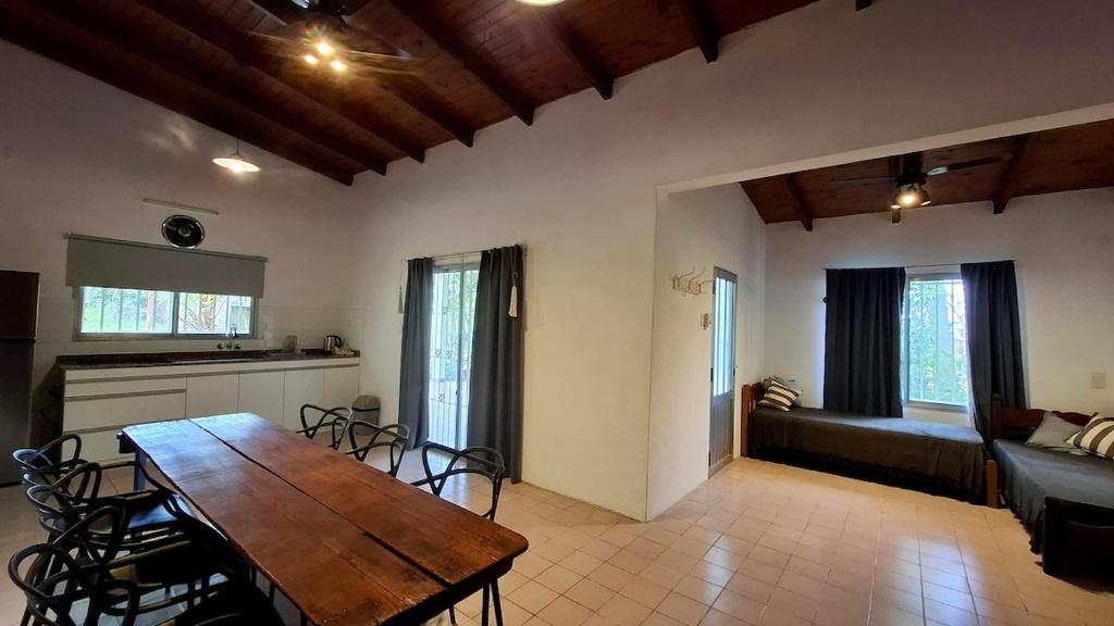 Casa a 50 m de la playa y 300 m de Termas San José - 2