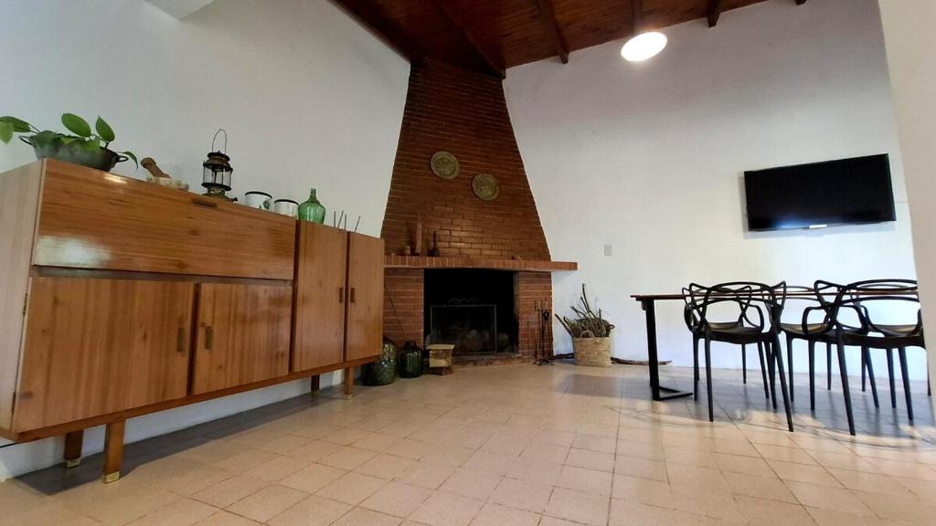 Casa a 50 m de la playa y 300 m de Termas San José - 3