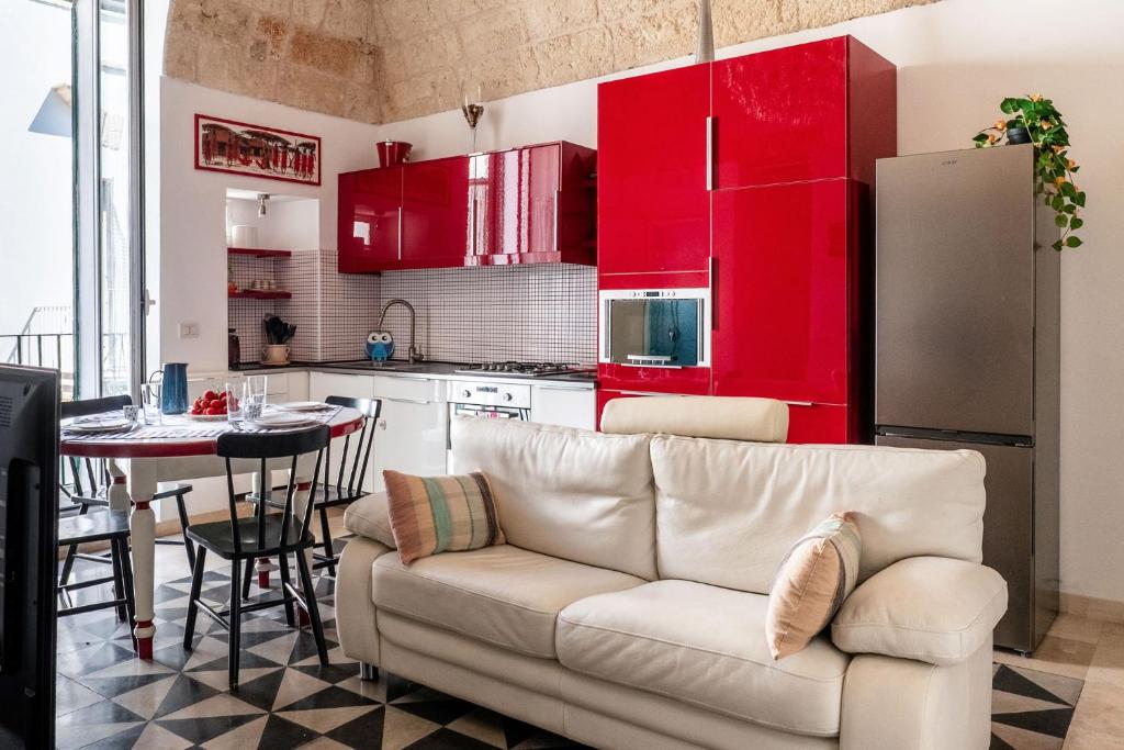 La Rondinella Guest House by BarbarHouse - 1