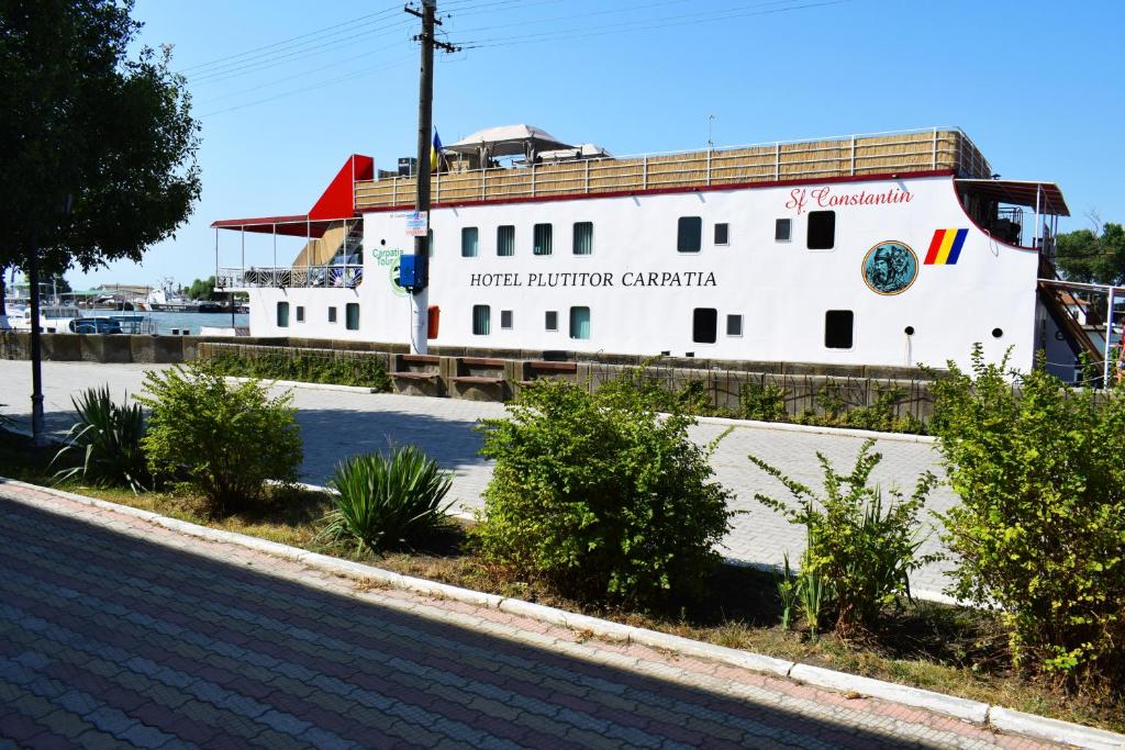 Hotel Plutitor Carpatia St. Constantin — Hotel in Sulina