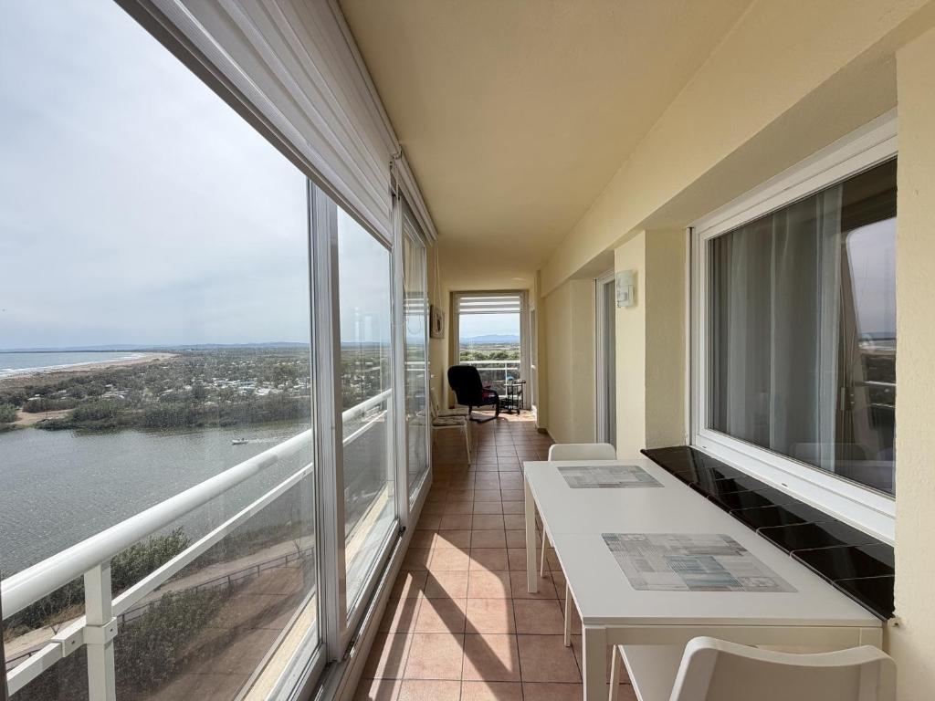 WELCS APARTAMENTO 439 EMP con vistas al mar - 3