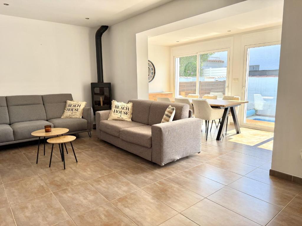 WELCS CASA 438 EMP con piscina y jardin - 2