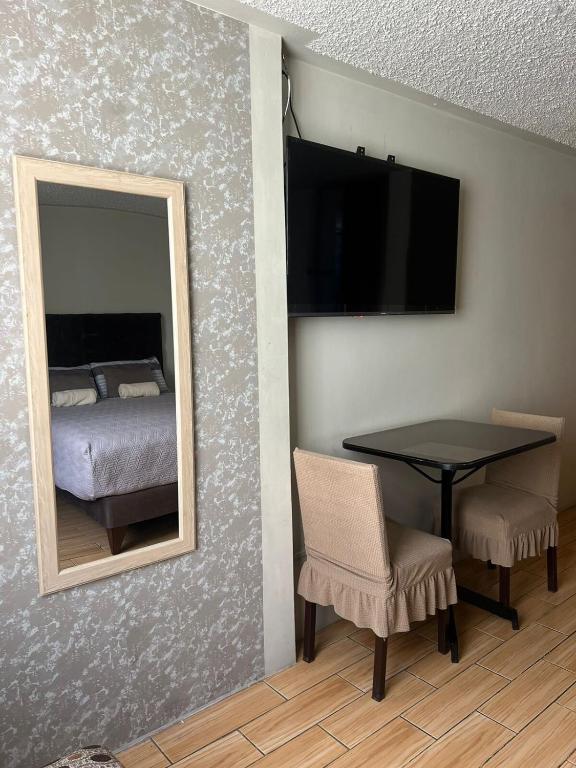 202 Private room in the center near the square - 1