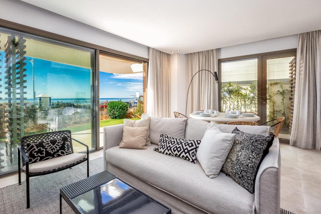 Luxury Málaga Beachfront Triplex Private Garden - 1
