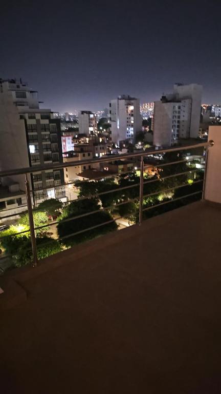 Soft Bed, Penthouse, Parking, 7 min Center - 3